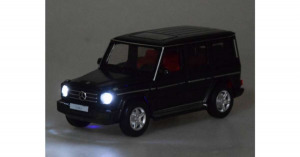 Mercedes-Benz G350d SUV 1:32 fémautó