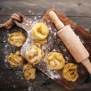 Tanulj meg friss, házi tésztát és szószokat készíteni Pasta és Prosecco Estünkön