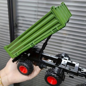 Élethű 42cm-es farm traktor játékkészlet pótkocsival