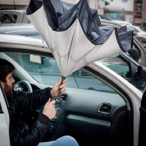 Fordított esernyő - piros virág mintával - MS-274