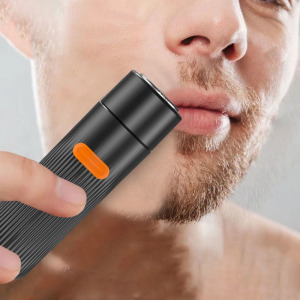 Little Warrior hordozható elektromos borotva