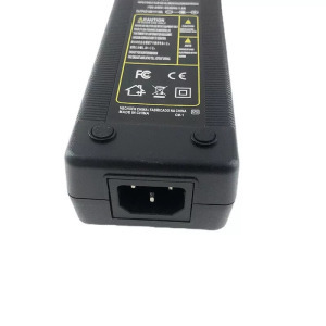 Hálózati szivargyújtós átalakító adapter, AC 230V, DC 12V/5A/60W, 2m