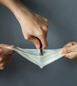 Elpusztíthatatlan gumikesztyű M