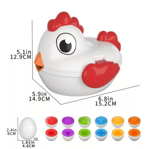 Kisgyermek csirke húsvéti tojás játékok