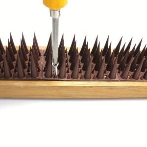 10 db tüskés madár- és macskariasztó kertbe