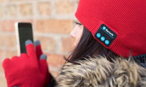 Piros bluetooth sapka