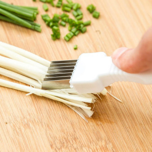 Szeletelő és aprító konyhai kés védőtokkal