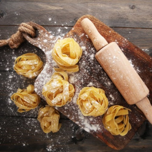 Tanulj meg friss, házi tésztát és szószokat készíteni Pasta Estünkön Tanulj meg friss, házi tésztát és szószokat készíteni Pasta Estünkön