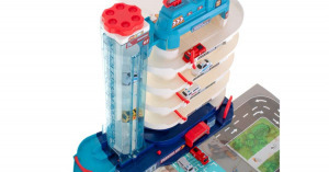 5 szintes parkolóház elektromos lifttel, 8db autó, szőnyeggel