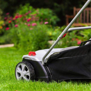 Riwall PRO RPM 4235 önjáró multifunkciós fűnyíró