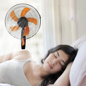 Álló ventilátor több sebességgel, oszcillációs funkcióval