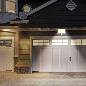 100 LED-es napelemes mozgásérzékelős LED lámpa, külön napelemmel