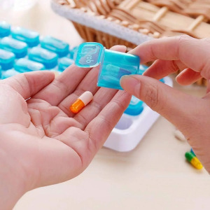 31 napos gyógyszeradagoló kivehető rekeszekkel