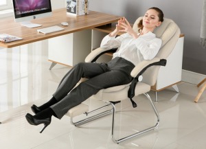 Masszázsfotel lábtartóval, bézs