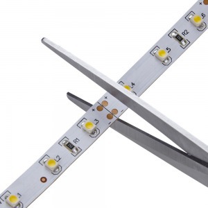 Öntapadós karácsonyi ledszalag, elemes és USB-ről tölthető, 2 méter
