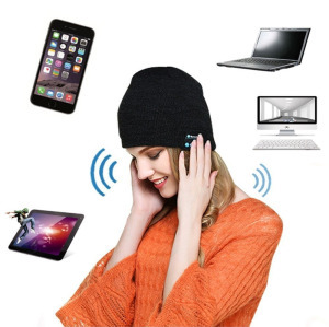 Fekete bluetooth sapka