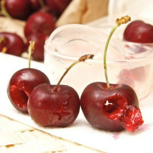 Cseresznye és meggymagozó