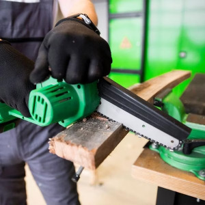 Hammersmith PocketSaw Pro nagyerejű, praktikus láncfűrész