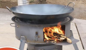 Fatüzelésű tűzhely serpenyővel, grill ráccsal
