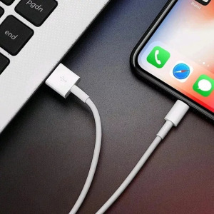 Prémium Adat- és Töltőkábel, Lightning/USB típusú, 1 méter, fehér
