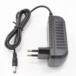 Hálózati adapter 9V/2A, tápegység, 5.5/2.5mm csatlakozó, 0.9m, fekete